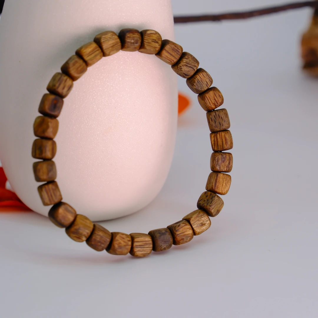 6mm海南莺歌绿棋楠99沉方糖珠单圈手串