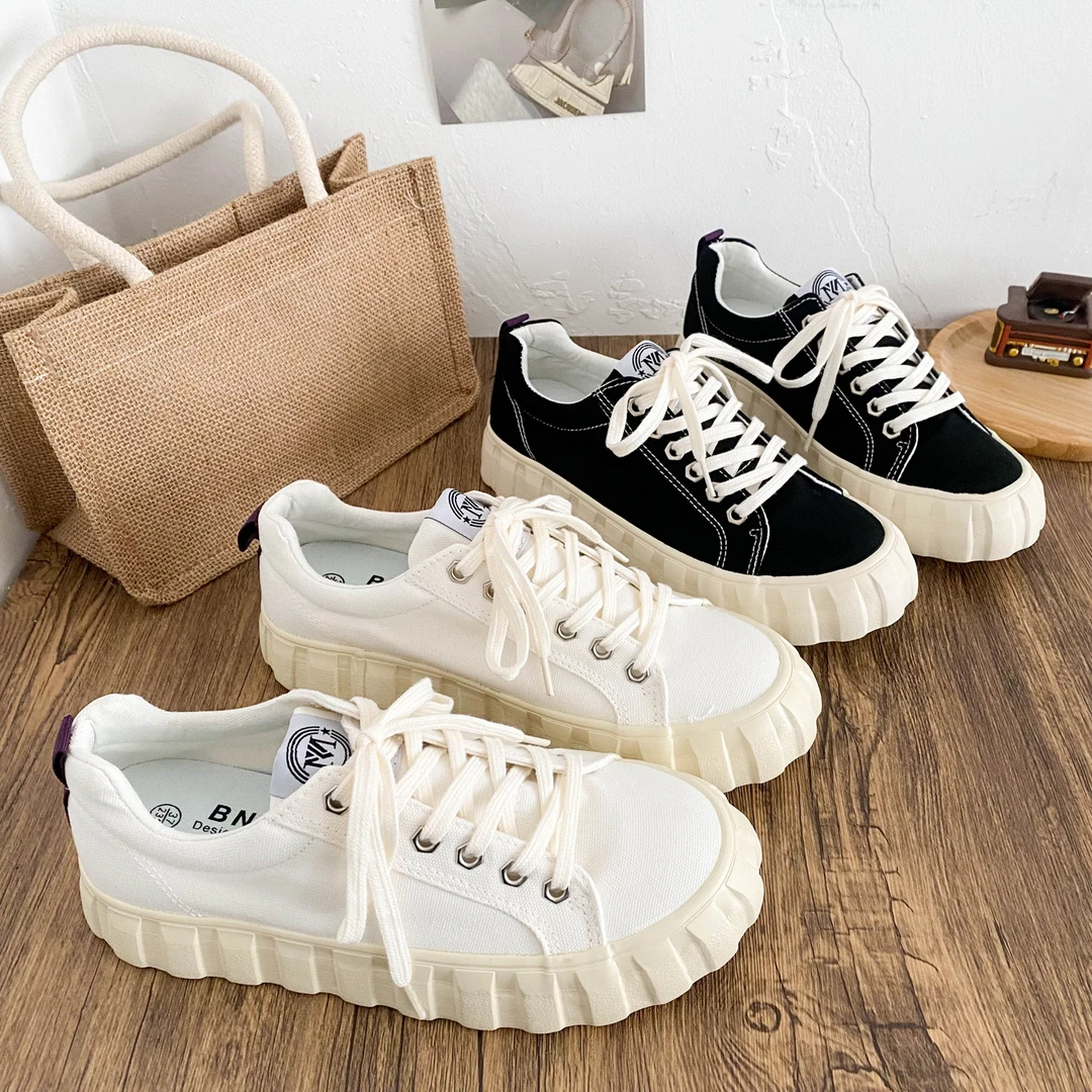 希玥厚底增高大头板鞋女鞋春款2025圆头小白鞋黑色面包鞋ins潮