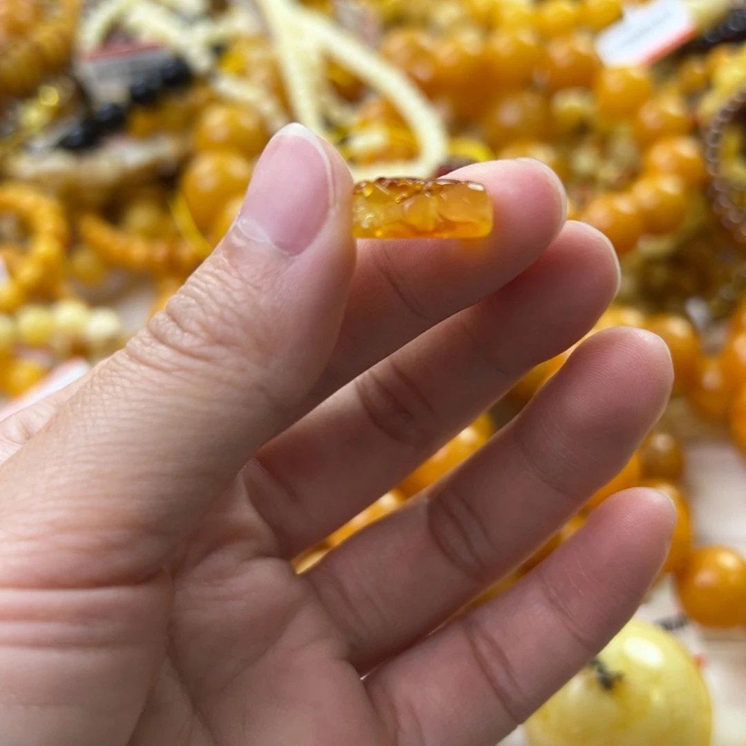 琥珀珠宝奇石未镶嵌