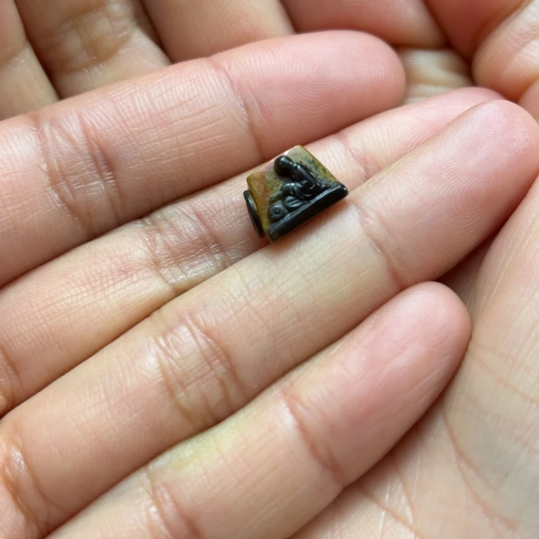 南红玛瑙未镶嵌珠宝奇石