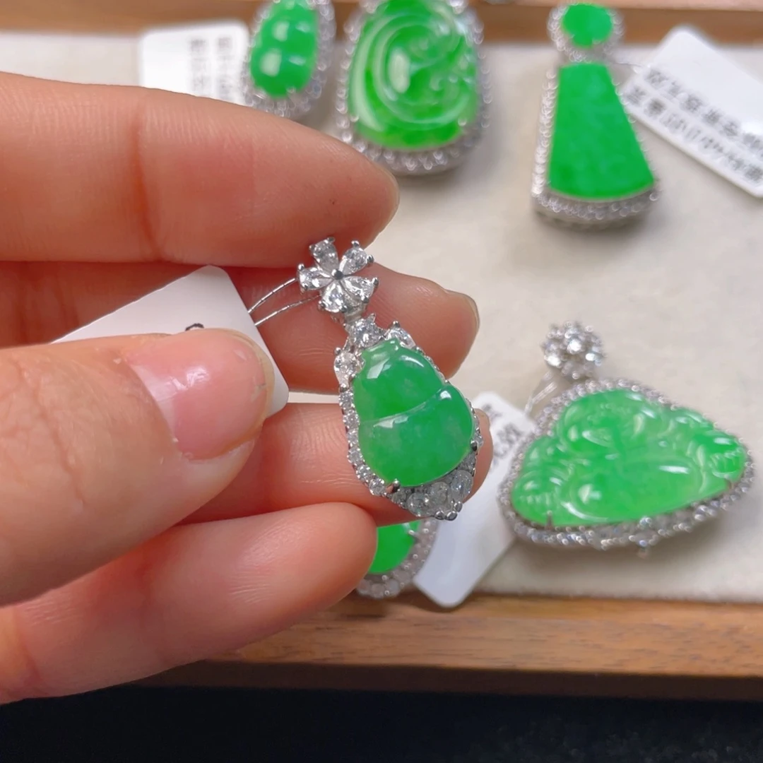 翡翠颈饰银S925镶嵌翡翠