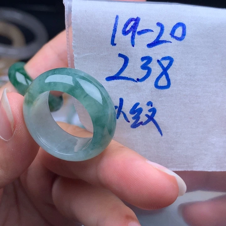 未镶嵌戒指翡翠戒圈