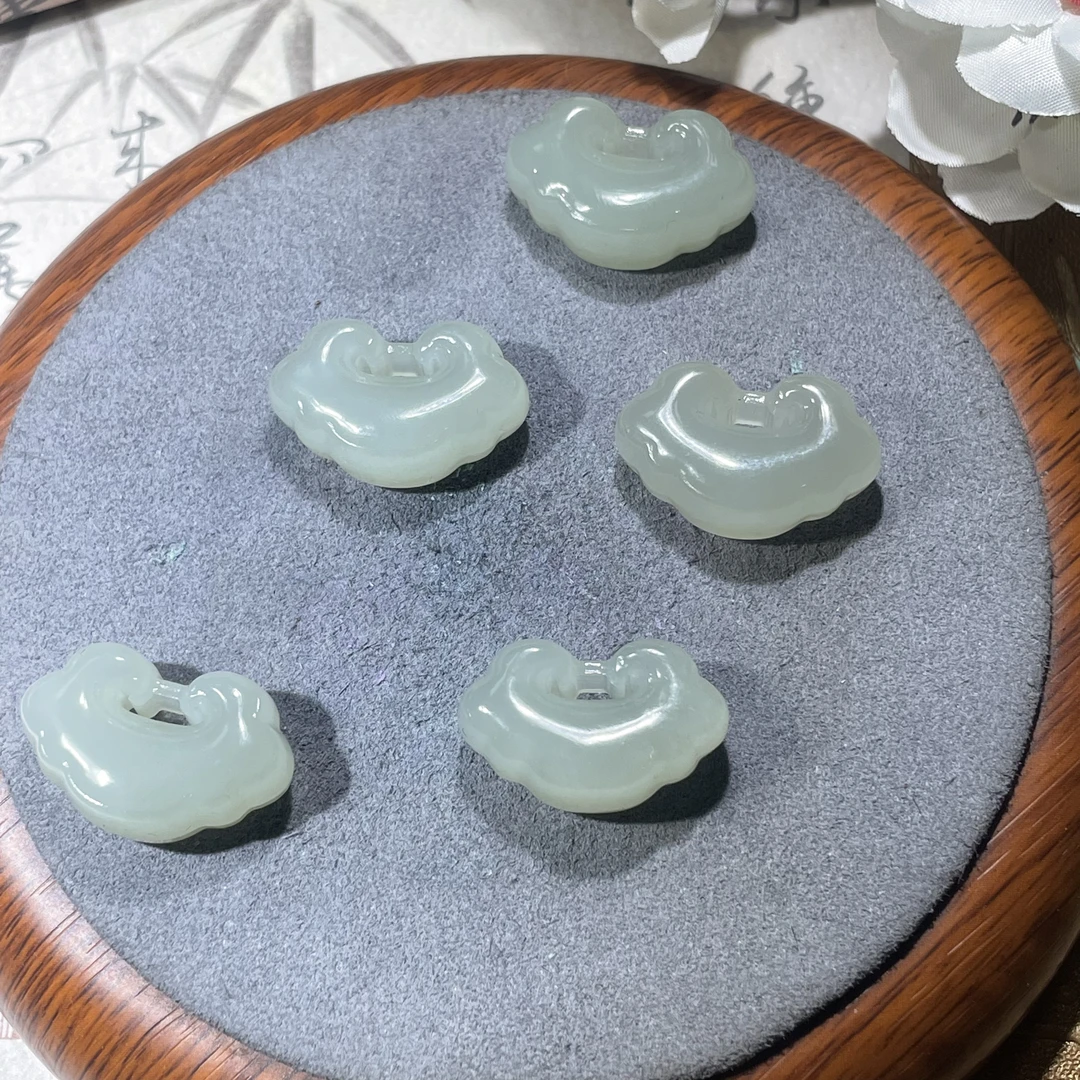 正宗天然和田玉如意锁吊坠男女同款气质百搭多样性发货拍一发一