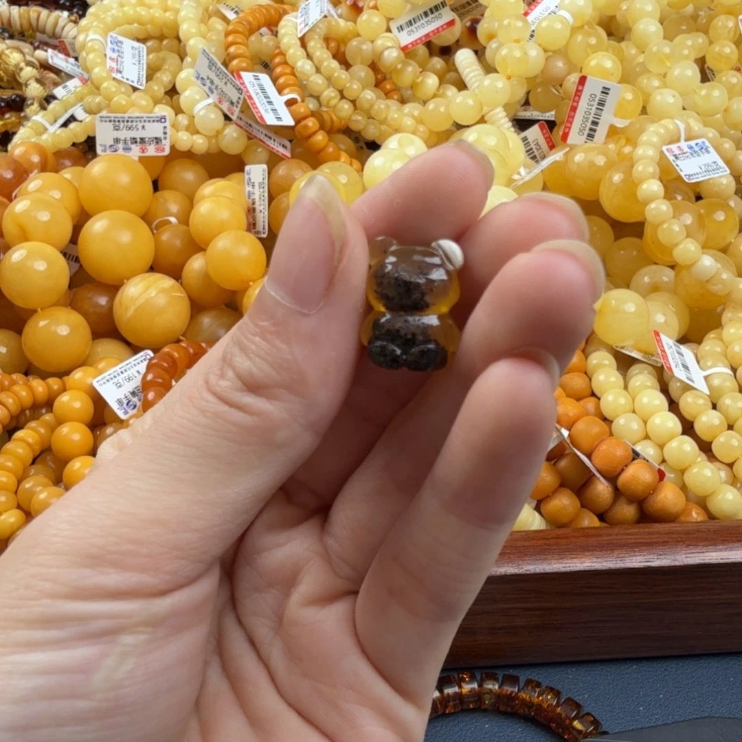 未镶嵌琥珀珠宝奇石
