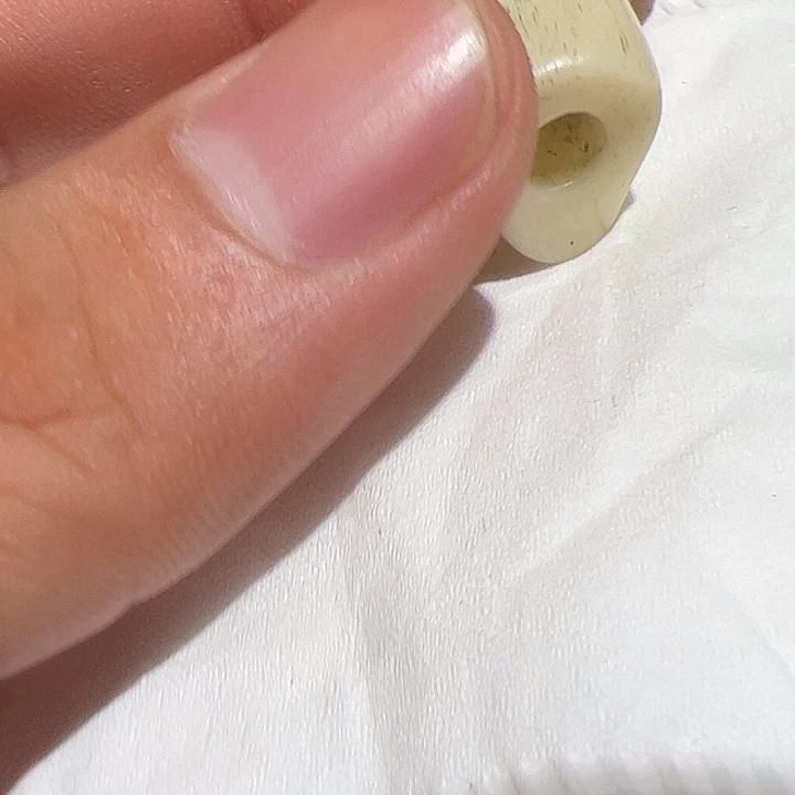 玻璃颈饰在这里的时候