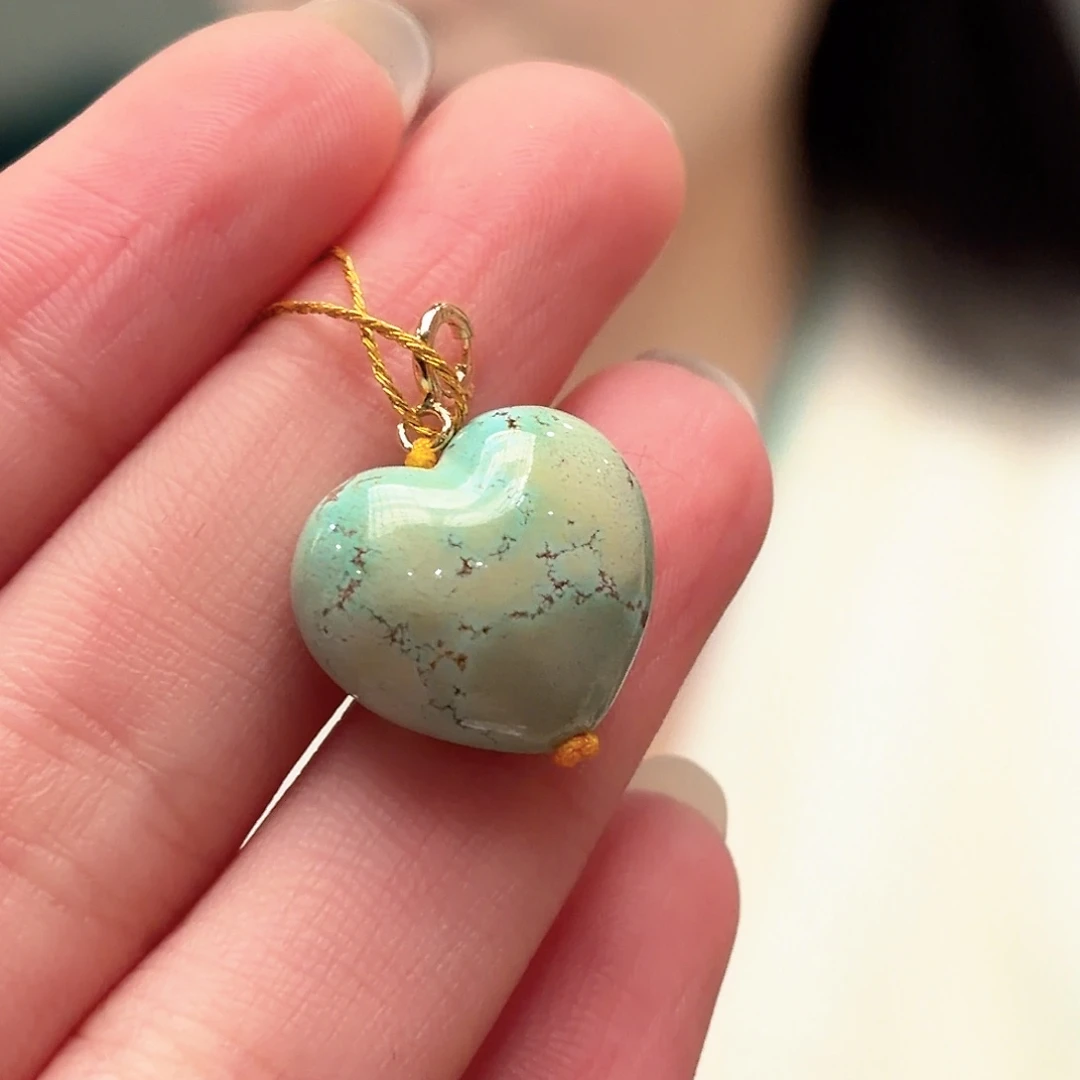 绿松石未镶嵌颈饰