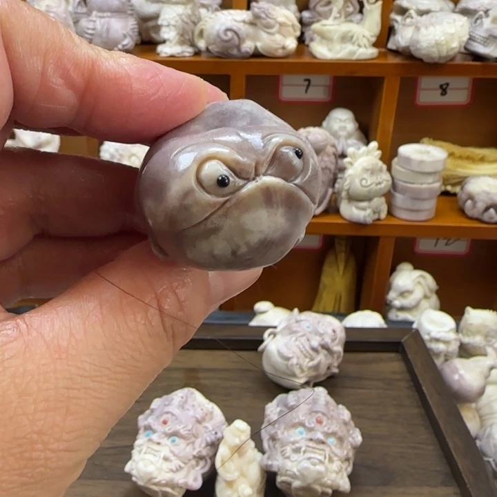 非金属配饰鹿角雕刻金蟾