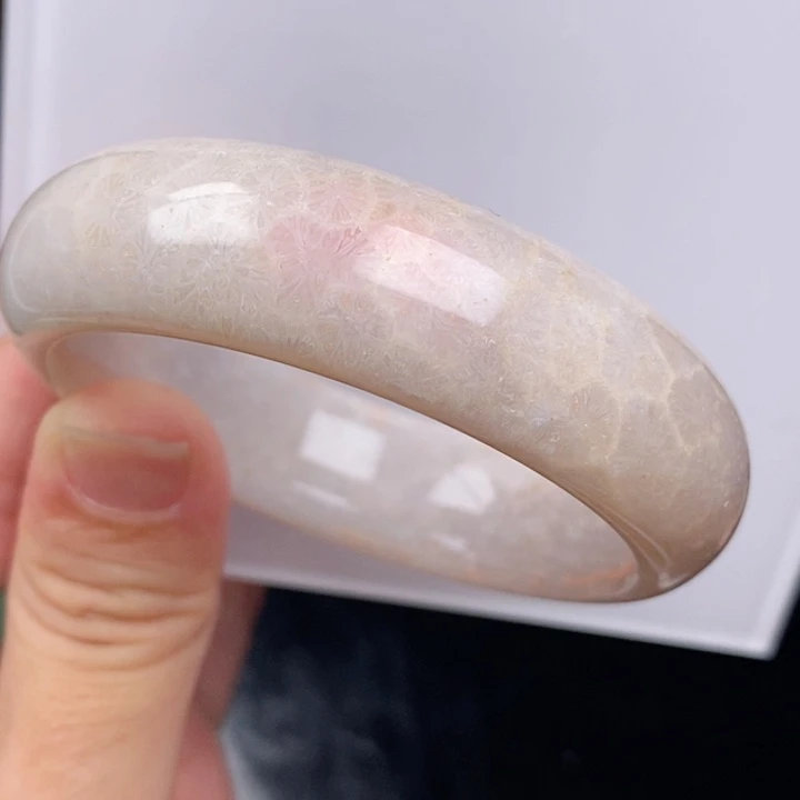 硅化玉未镶嵌手镯（圆镯）52
