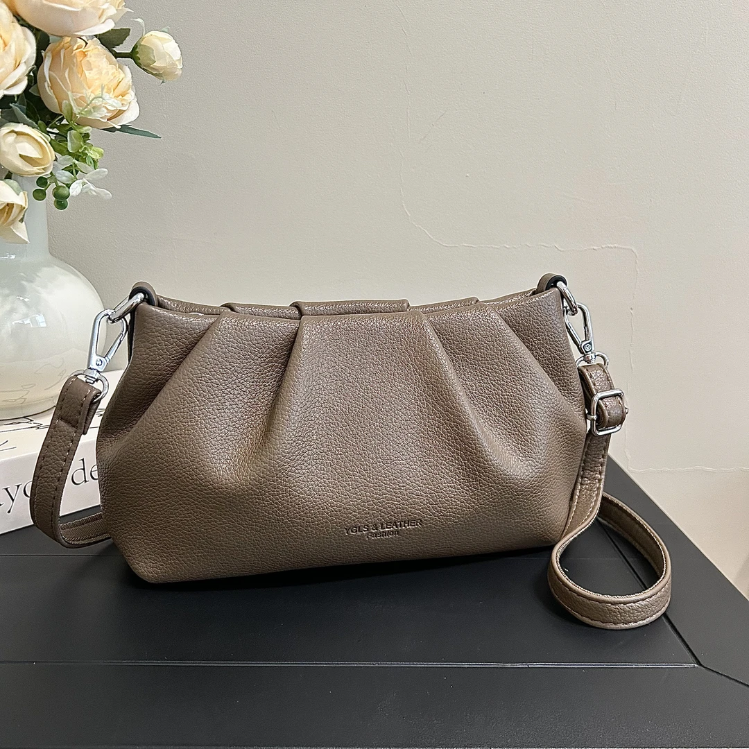 2025秋季新款单肩腋下褶皱包女斜挎包时尚简约复古穿搭百搭大容量