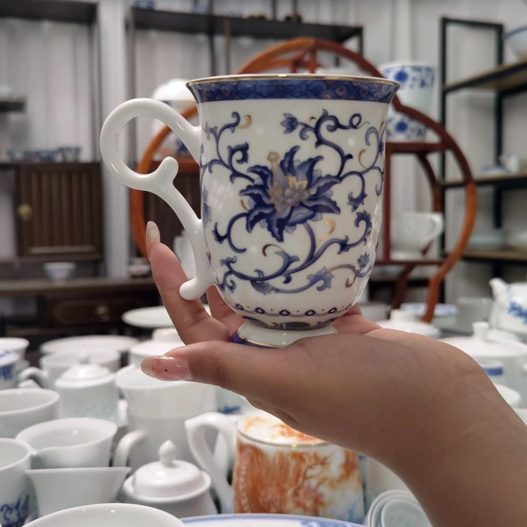 瓷缠枝蝶影花苞咖啡杯一个