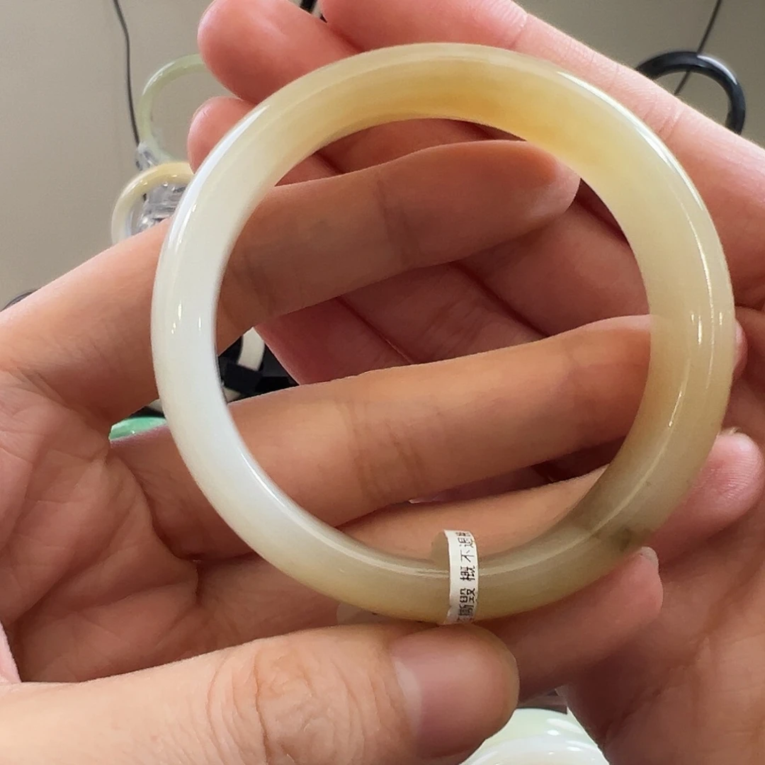 和田玉未镶嵌手镯52.8