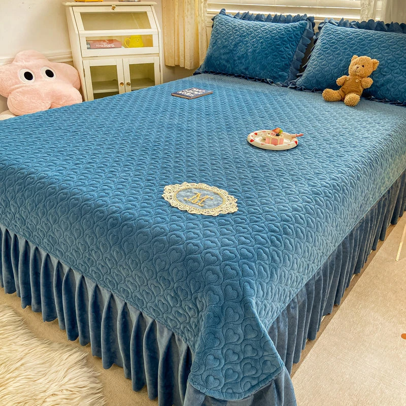 Ya朵半岛同款类牛奶绒床盖三件套水晶绒加厚夹棉床罩纯色床裙床单