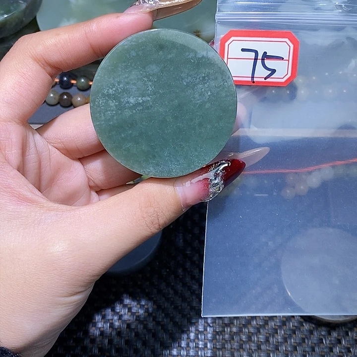 和田玉和田玉边角料随机发未镶嵌