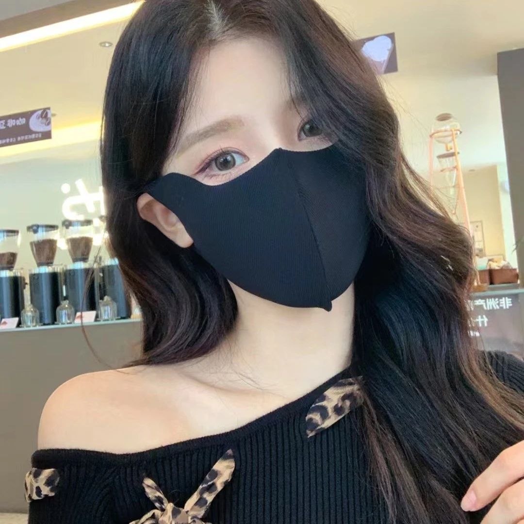 美拉德风秋冬新款保暖口罩无痕护眼角纯色时尚可水洗防尘口罩
