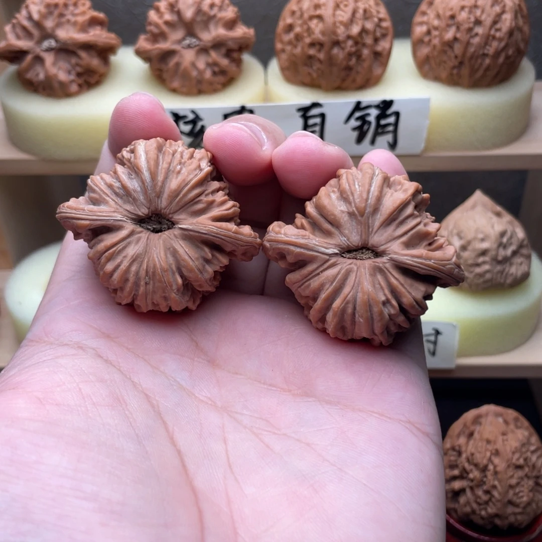 晚***.文玩核桃吊坠全品四座楼44➕交友价
