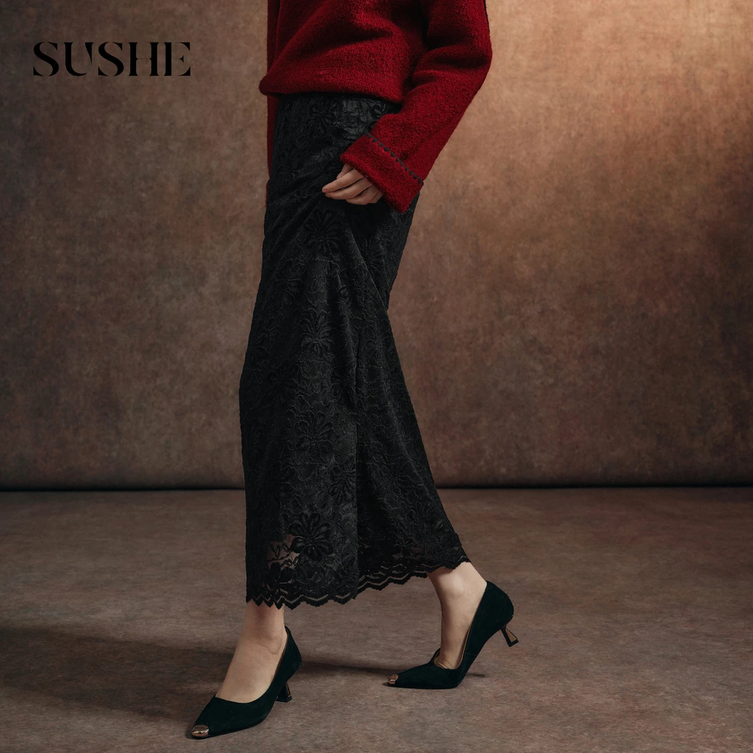 束皙SUSHE 萦影 法式浪漫 丝绒提花弹力高腰压褶双层开衩蕾丝半裙
