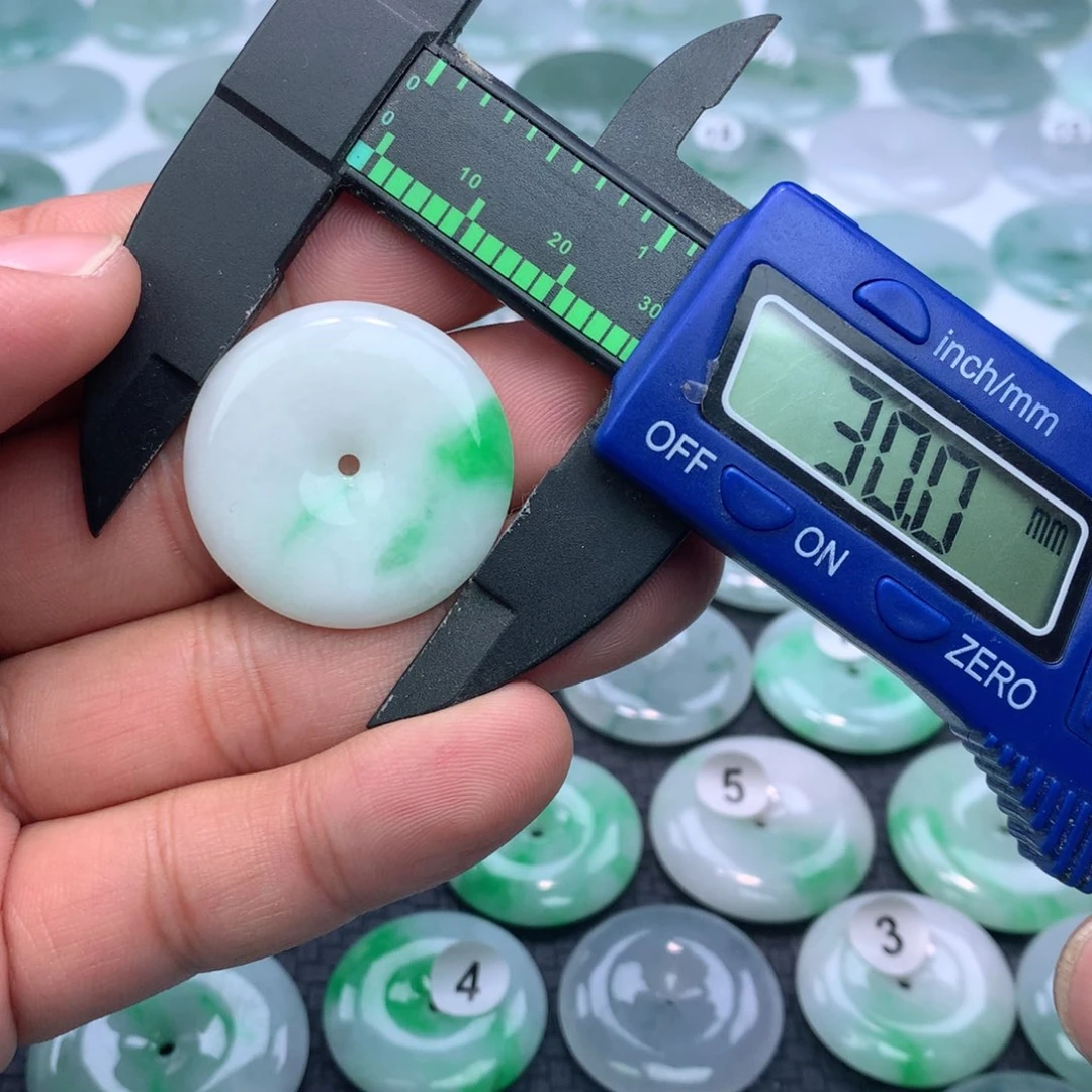 翡翠颈饰未镶嵌缅甸天然A货翡翠