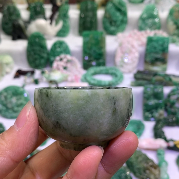 小***哥独山玉未镶嵌茶杯