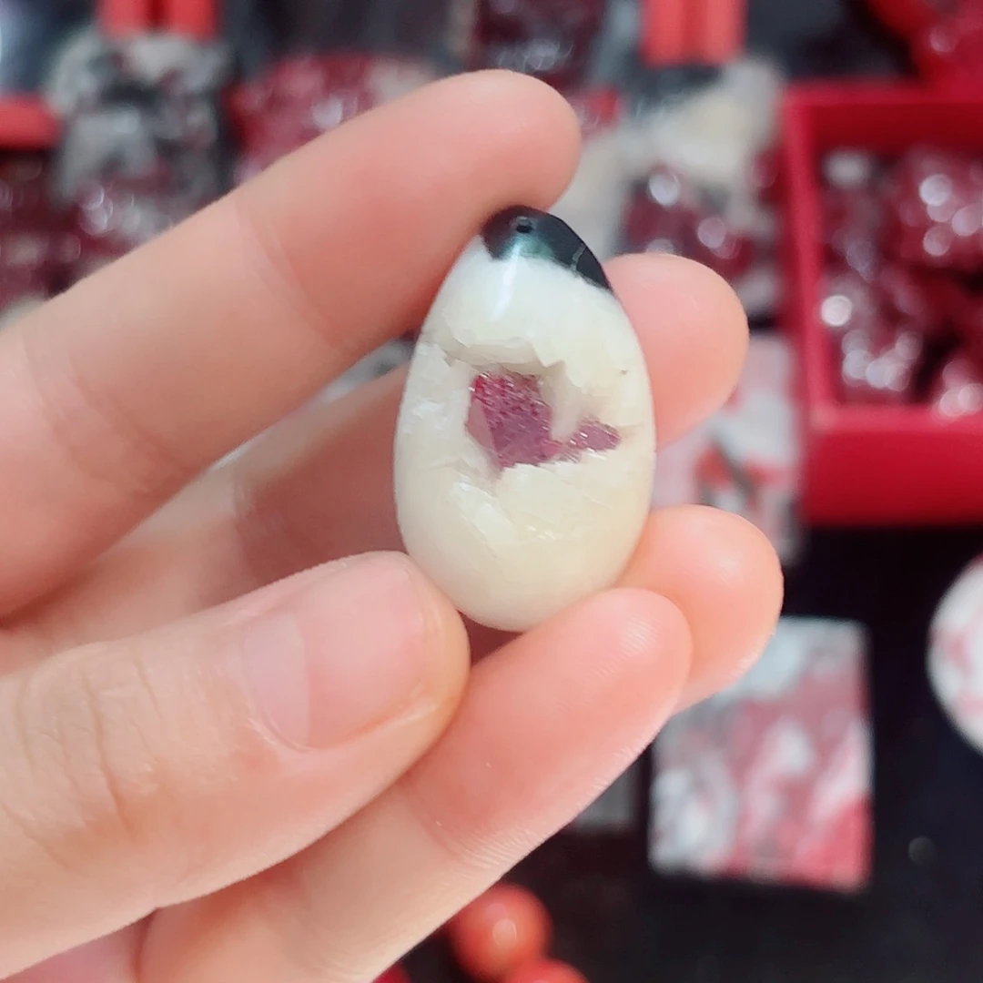 燃***。天然辰砂天然吊坠