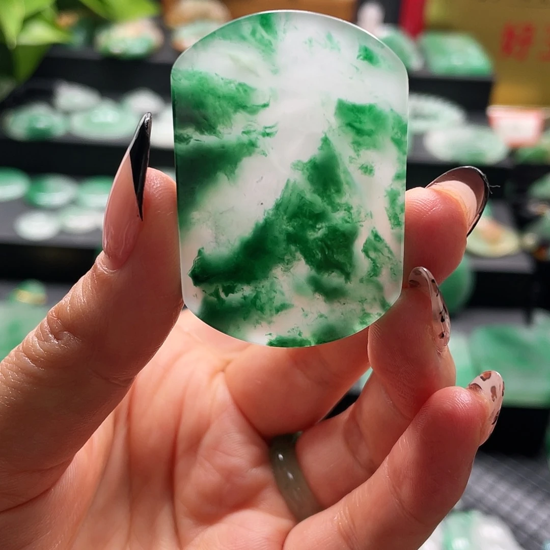 石英质玉吊坠未镶嵌