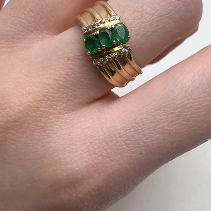 祖母绿戒指未镶嵌