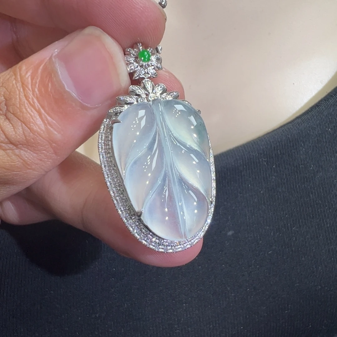 吊坠(不含链)18K金镶嵌翡翠