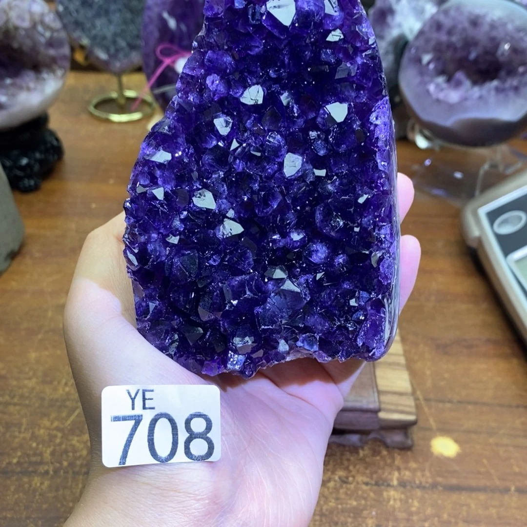 未镶嵌水晶大型摆件（非配饰）