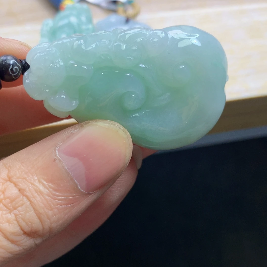 颈饰未镶嵌翡翠吊坠