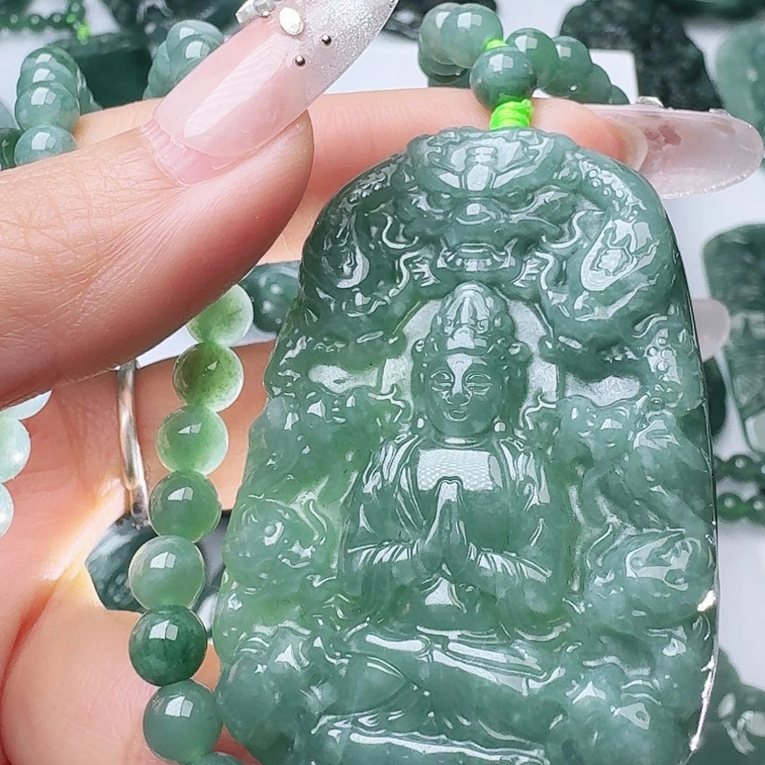翡翠未镶嵌颈饰多样性发其一
