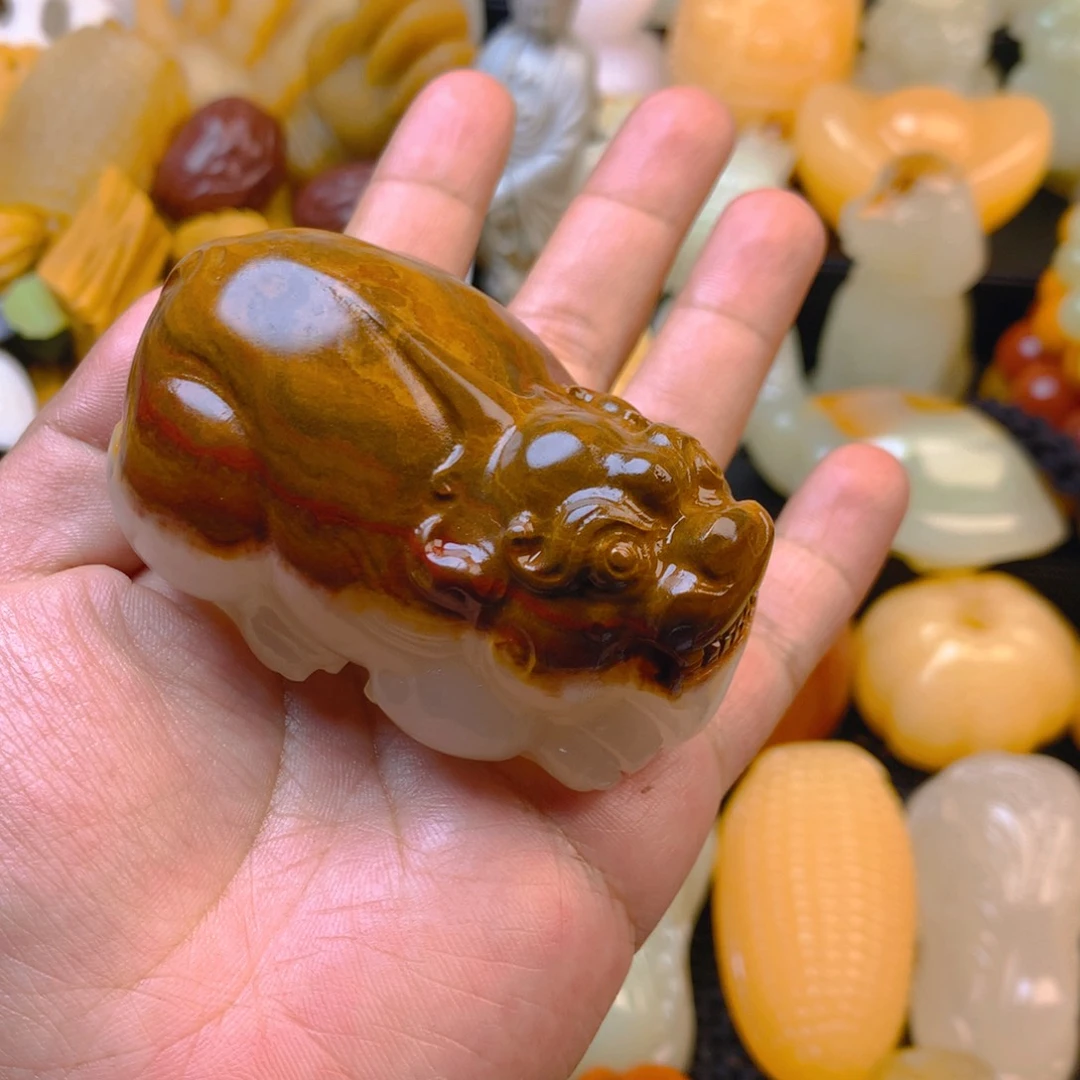 龙**下新疆五彩石貔貅