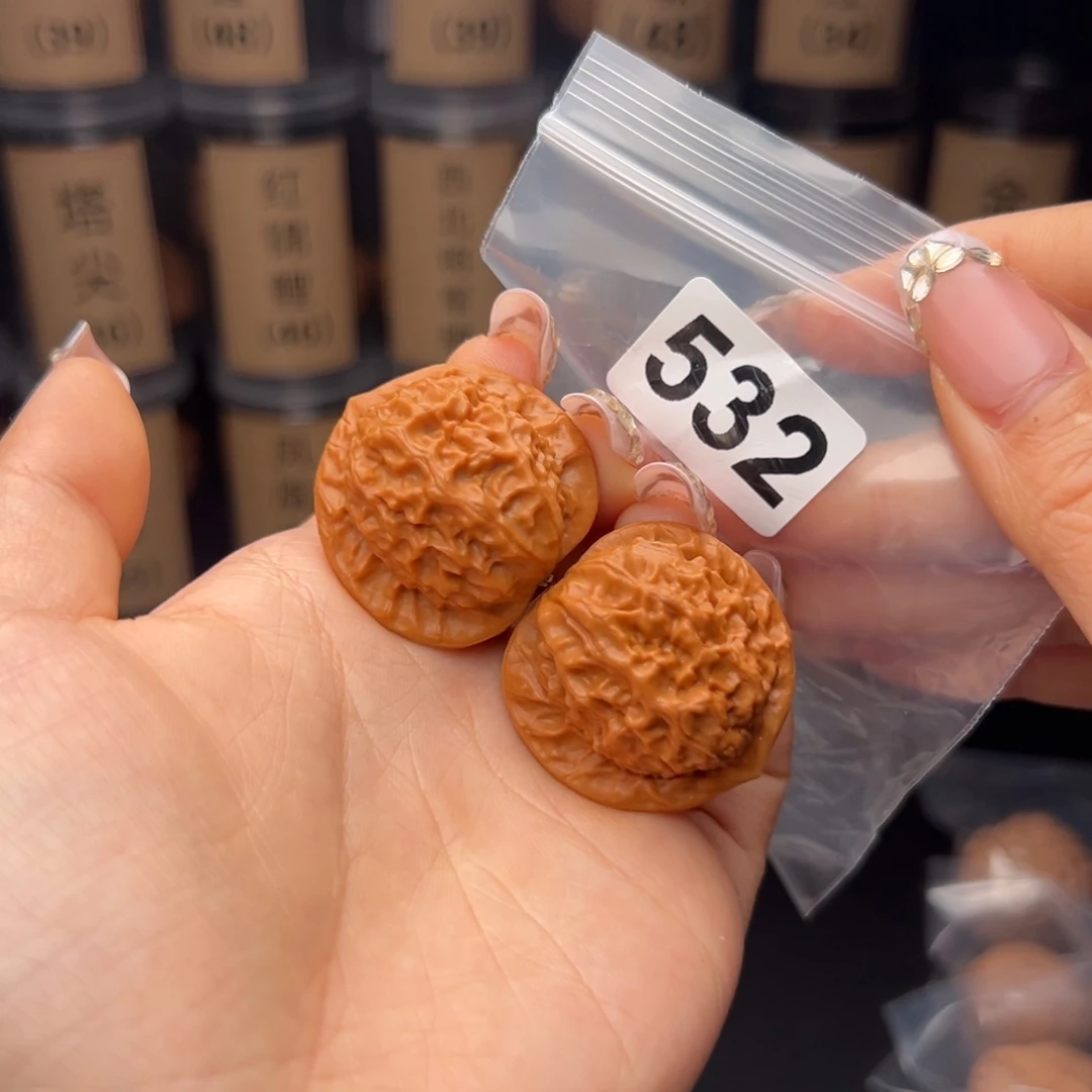 文玩核桃吊坠瓷娃娃35