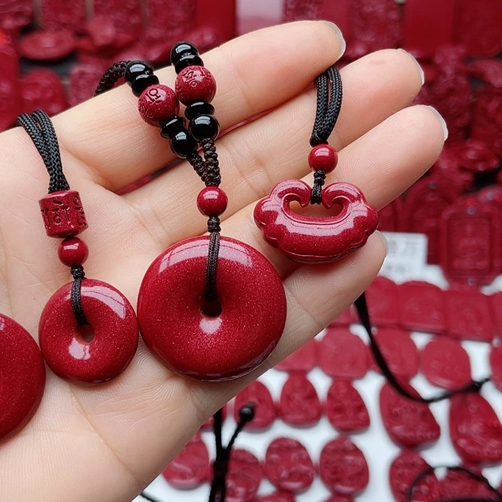 翡翠足银镶嵌耳坠