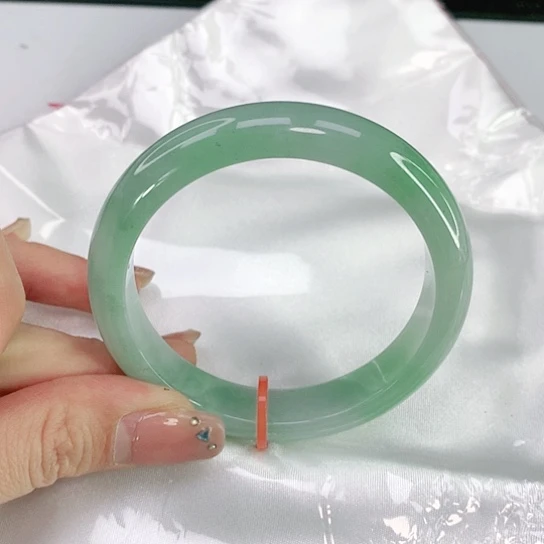 翡翠手镯未镶嵌天然翡翠A货158