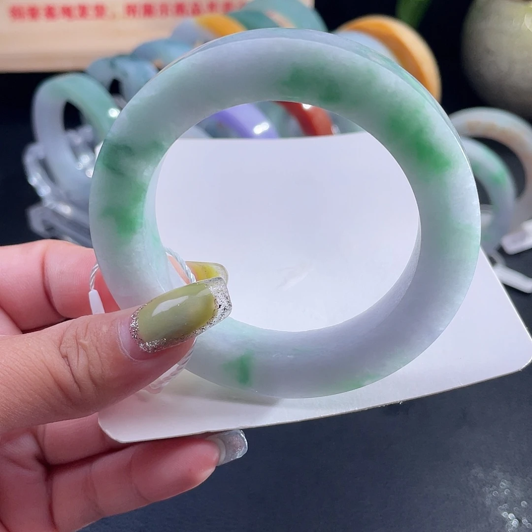 未镶嵌翡翠手镯定制翡翠