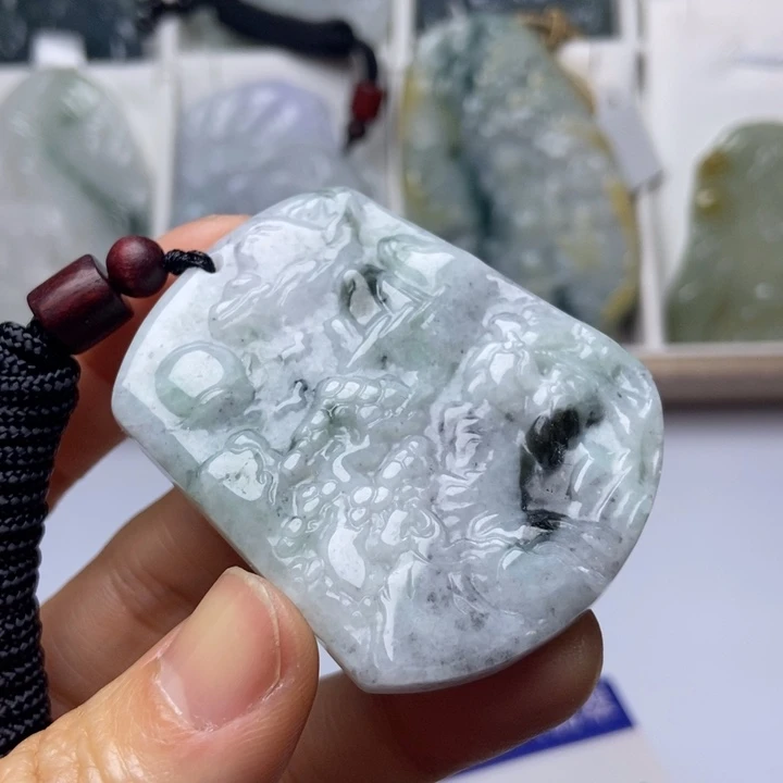 翡翠未镶嵌颈饰翡翠