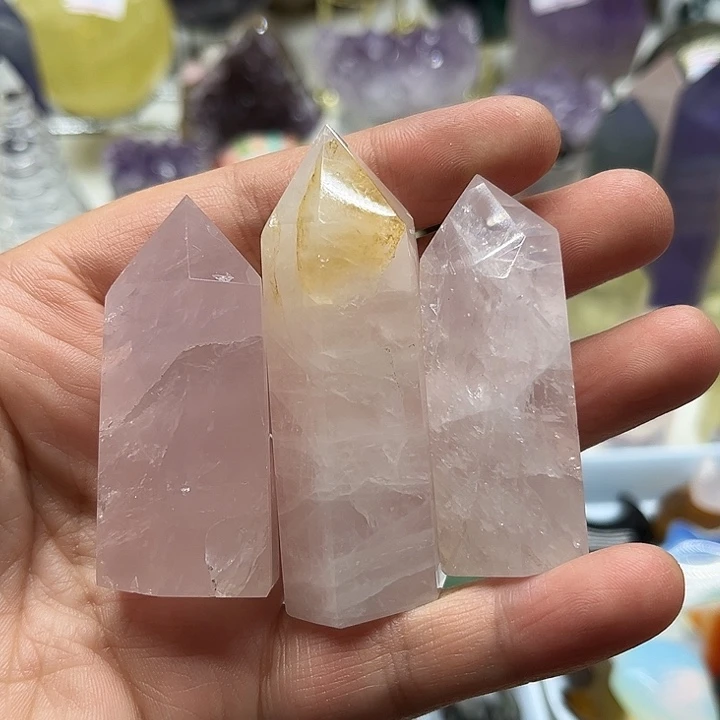 水晶珠宝半成品未镶嵌128克粉水晶柱