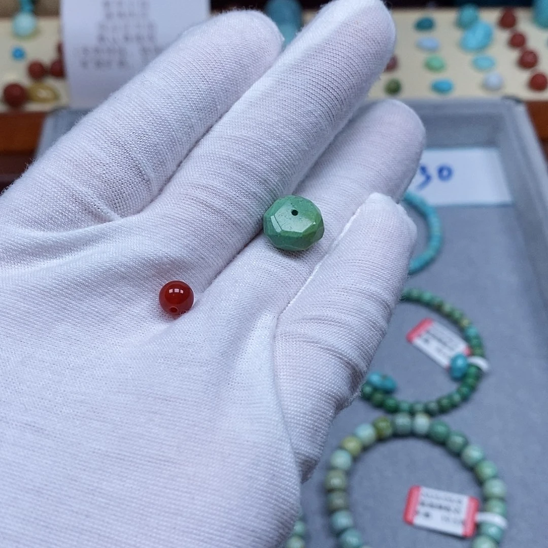 南红玛瑙配饰未镶嵌