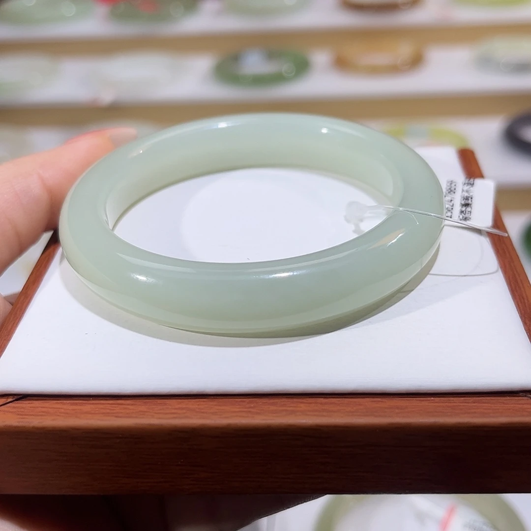 和田玉未镶嵌手镯且末蓝 天空蓝