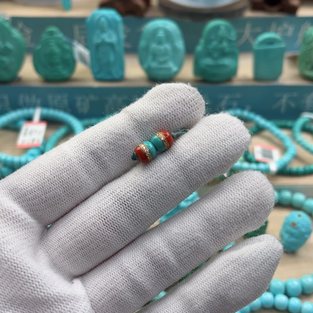 绿松石配饰未镶嵌毛****?