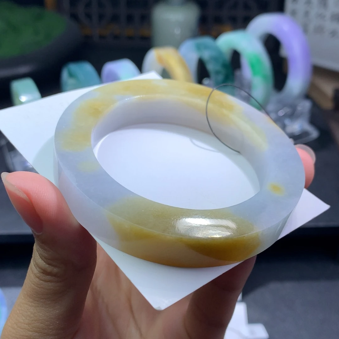 未镶嵌翡翠手镯定制翡翠