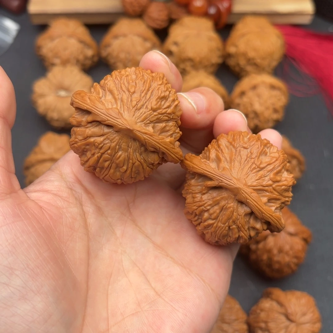 文玩核桃把件红狮子45