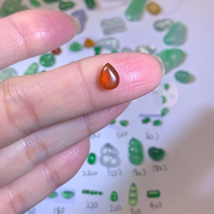翡翠未镶嵌套链水滴