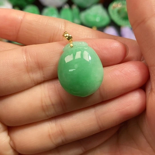 颈饰未镶嵌翡翠吊坠