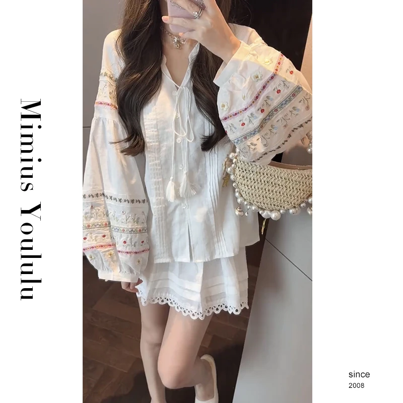【mimius】喵喵 甜美花朵刺绣灯笼袖显瘦衬衫+裙裤 G03275