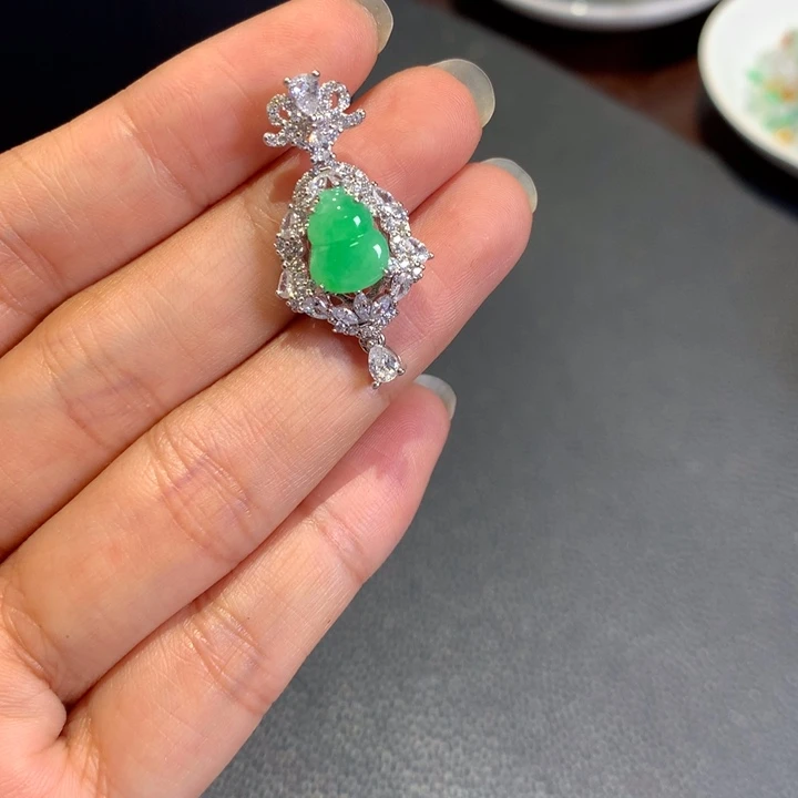 颈饰银S925镶嵌翡翠