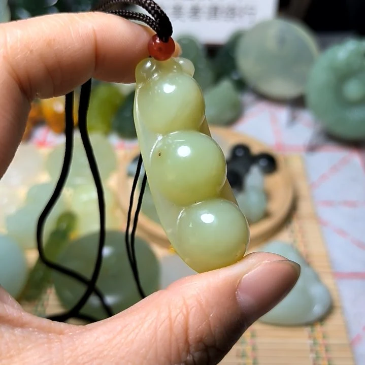 蛇纹石玉颈饰未镶嵌乖*