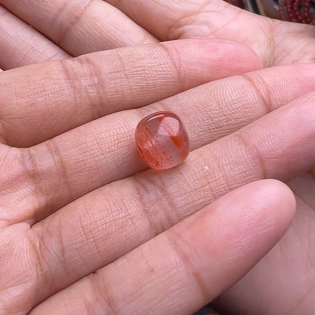 大***生南红玛瑙未镶嵌珠宝奇石