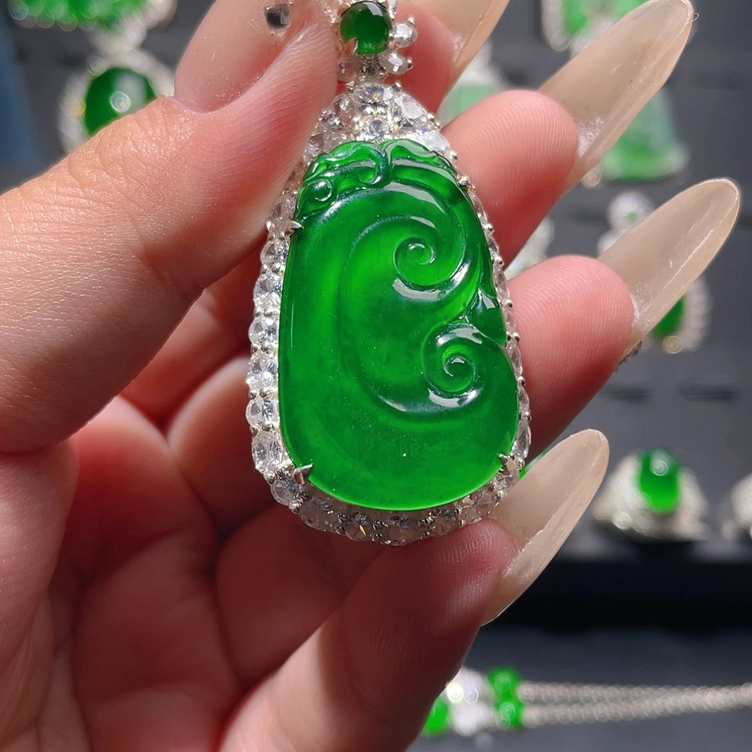 翡翠颈饰银S925镶嵌如意