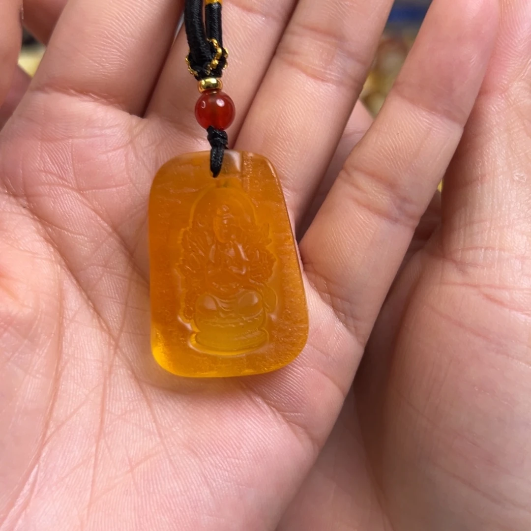 裸石琥珀未镶嵌鼠