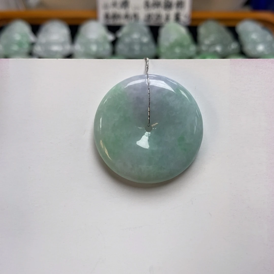 翡翠颈饰未镶嵌平安扣